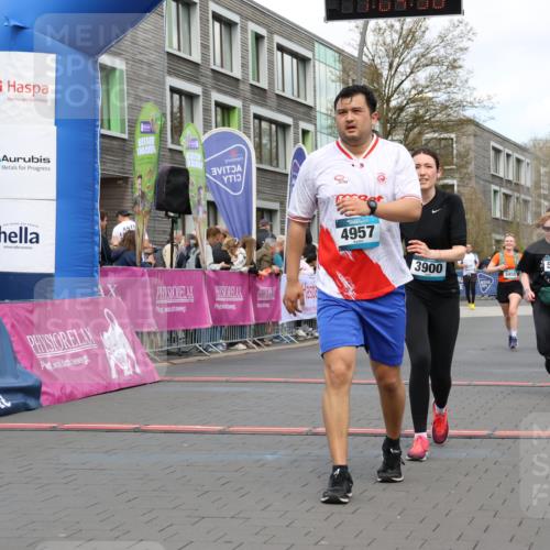 12.04.2026 - 45. Internationalen Wilhelmsburger Insellauf Strokosch-Dieckow http://msf.ph/oto/9462231 12.04.2026 13:17:55 Ziel 4957, 3900, 5759, 2030, 3199, 3453, 3455 meine-sportfotos.de