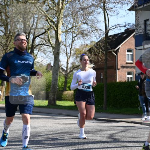 12.04.2026 - 45. Internationalen Wilhelmsburger Insellauf J. Mangold http://msf.ph/oto/9462241 12.04.2026 10:48:42 Ziel 4913, 4675, 3007, 4336, 3760, 3695, 5039, 2672, 4789, 4661, 5360, 5649, 2649, 2649, 2231, 3200, 4185, 2179, 3427, 2635, 2732, 2371 meine-sportfotos.de