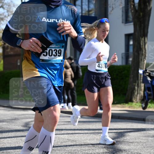 12.04.2026 - 45. Internationalen Wilhelmsburger Insellauf J. Mangold http://msf.ph/oto/9462258 12.04.2026 10:48:43 Ziel 4675, 3007, 4336, 3760, 3695, 5039, 2672, 4789, 4661, 5360, 5649, 2649, 2231, 3200, 2231, 3200, 4185, 2179, 3427, 2635, 2732, 2371 meine-sportfotos.de