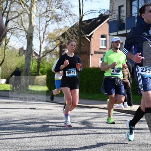 12.04.2026 - 45. Internationalen Wilhelmsburger Insellauf J. Mangold http://msf.ph/oto/9462263 12.04.2026 10:48:53 Ziel 4336, 3760, 3695, 5039, 2672, 4789, 4661, 5360, 5649, 2649, 2231, 3200, 4185, 2179, 3427, 2635, 2732, 2371, 3363, 2661, 4715, 2392 meine-sportfotos.de