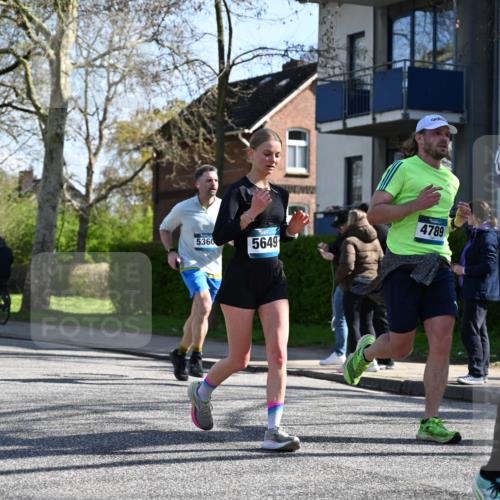 12.04.2026 - 45. Internationalen Wilhelmsburger Insellauf J. Mangold http://msf.ph/oto/9462267 12.04.2026 10:48:53 Ziel 4336, 3760, 3695, 5039, 2672, 4789, 4661, 5360, 5649, 2649, 2231, 3200, 4185, 2179, 3427, 2635, 2732, 2371, 3363, 2661, 4715, 2392 meine-sportfotos.de