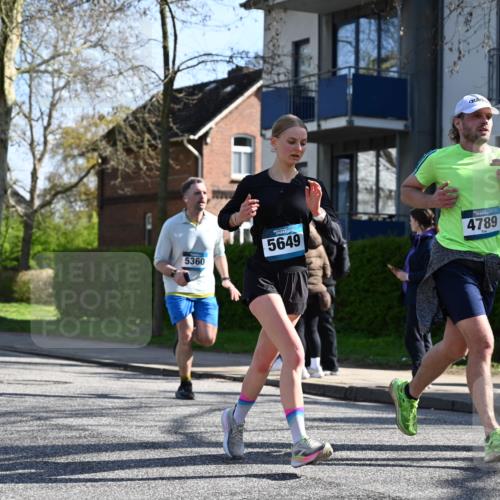 12.04.2026 - 45. Internationalen Wilhelmsburger Insellauf J. Mangold http://msf.ph/oto/9462273 12.04.2026 10:48:53 Ziel 4336, 3760, 3695, 5039, 2672, 4789, 4661, 5360, 5649, 2649, 2231, 3200, 4185, 2179, 3427, 2635, 2732, 2371, 3363, 2661, 4715, 2392 meine-sportfotos.de