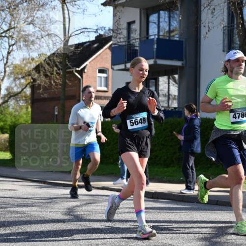12.04.2026 - 45. Internationalen Wilhelmsburger Insellauf J. Mangold http://msf.ph/oto/9462274 12.04.2026 10:48:53 Ziel 4336, 3760, 3695, 5039, 2672, 4789, 4661, 5360, 5649, 2649, 2231, 3200, 4185, 2179, 3427, 2635, 2732, 2371, 3363, 2661, 4715, 2392 meine-sportfotos.de