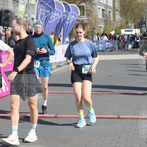 12.04.2026 - 45. Internationalen Wilhelmsburger Insellauf Strokosch-Dieckow http://msf.ph/oto/9462276 12.04.2026 11:10:33 Ziel 3077, 5651, 5851 meine-sportfotos.de