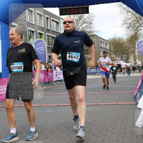 12.04.2026 - 45. Internationalen Wilhelmsburger Insellauf Strokosch-Dieckow http://msf.ph/oto/9462280 12.04.2026 13:17:51 Ziel 5532, 4392, 4642, 4957, 3900, 5759 meine-sportfotos.de