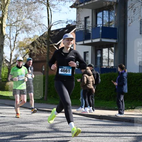 12.04.2026 - 45. Internationalen Wilhelmsburger Insellauf J. Mangold http://msf.ph/oto/9462287 12.04.2026 10:48:55 Ziel 4336, 3760, 3695, 5039, 2672, 4789, 4661, 5360, 5649, 2649, 2231, 3200, 4185, 2179, 3427, 2635, 2732, 2371, 3363, 2661, 4715, 2392 meine-sportfotos.de