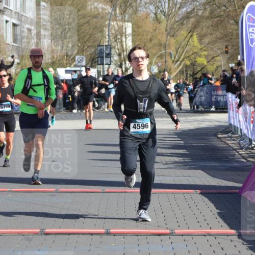 12.04.2026 - 45. Internationalen Wilhelmsburger Insellauf Strokosch-Dieckow http://msf.ph/oto/9462294 12.04.2026 10:52:25 Ziel 4414, 5671, 4596, 4024, 5789 meine-sportfotos.de