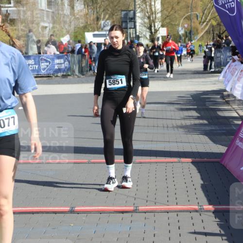 12.04.2026 - 45. Internationalen Wilhelmsburger Insellauf Strokosch-Dieckow http://msf.ph/oto/9462299 12.04.2026 11:10:34 Ziel 3077, 5651, 5851 meine-sportfotos.de