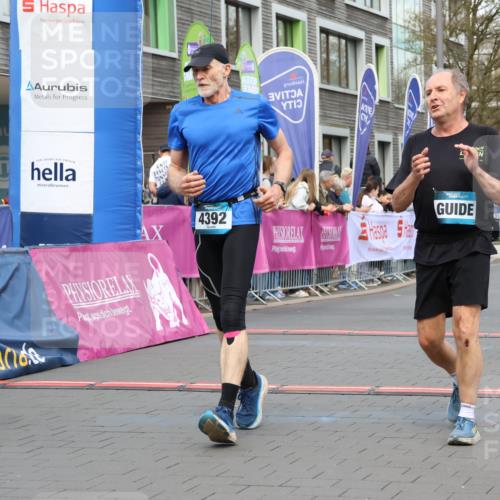 12.04.2026 - 45. Internationalen Wilhelmsburger Insellauf Strokosch-Dieckow http://msf.ph/oto/9462302 12.04.2026 13:17:49 Ziel 2571, 5001, 5532, 4392, 4642, 4957, 3900 meine-sportfotos.de