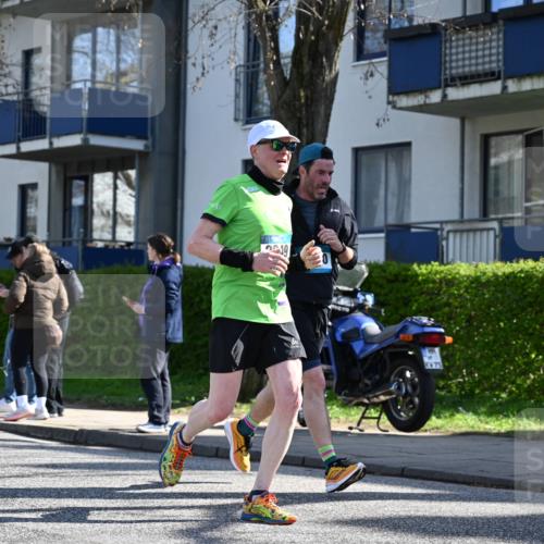 12.04.2026 - 45. Internationalen Wilhelmsburger Insellauf J. Mangold http://msf.ph/oto/9462304 12.04.2026 10:48:57 Ziel 4336, 3760, 3695, 5039, 2672, 4789, 4661, 5360, 5649, 2649, 2231, 3200, 4185, 2179, 3427, 3427, 2635, 2732, 2371, 3363, 2661, 4715, 2392, 3036, 2048 meine-sportfotos.de
