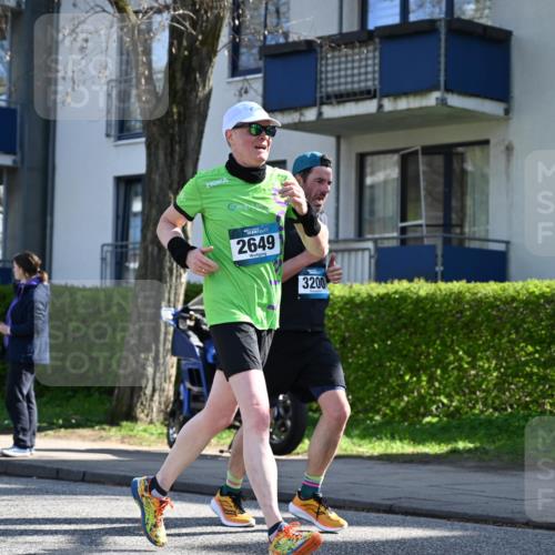 12.04.2026 - 45. Internationalen Wilhelmsburger Insellauf J. Mangold http://msf.ph/oto/9462308 12.04.2026 10:48:57 Ziel 4336, 3760, 3695, 5039, 2672, 4789, 4661, 5360, 5649, 2649, 2231, 3200, 4185, 2179, 3427, 3427, 2635, 2732, 2371, 3363, 2661, 4715, 2392, 3036, 2048 meine-sportfotos.de