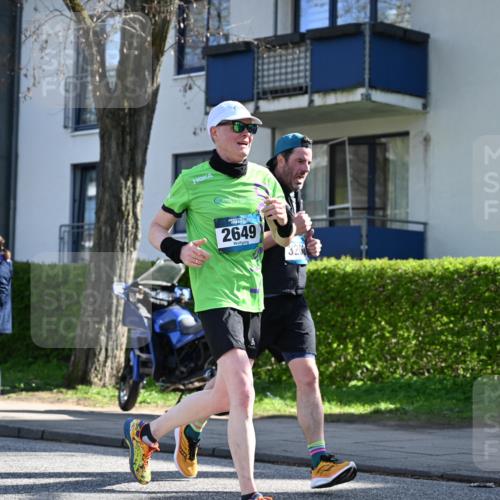 12.04.2026 - 45. Internationalen Wilhelmsburger Insellauf J. Mangold http://msf.ph/oto/9462309 12.04.2026 10:48:57 Ziel 4336, 3760, 3695, 5039, 2672, 4789, 4661, 5360, 5649, 2649, 2231, 3200, 4185, 2179, 3427, 3427, 2635, 2732, 2371, 3363, 2661, 4715, 2392, 3036, 2048 meine-sportfotos.de
