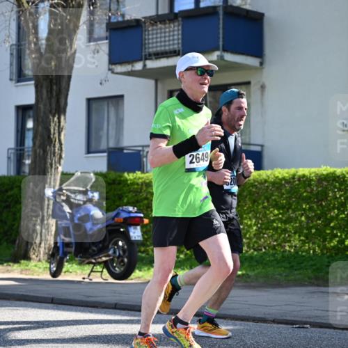 12.04.2026 - 45. Internationalen Wilhelmsburger Insellauf J. Mangold http://msf.ph/oto/9462313 12.04.2026 10:48:57 Ziel 4336, 3760, 3695, 5039, 2672, 4789, 4661, 5360, 5649, 2649, 2231, 3200, 4185, 2179, 3427, 3427, 2635, 2732, 2371, 3363, 2661, 4715, 2392, 3036, 2048 meine-sportfotos.de