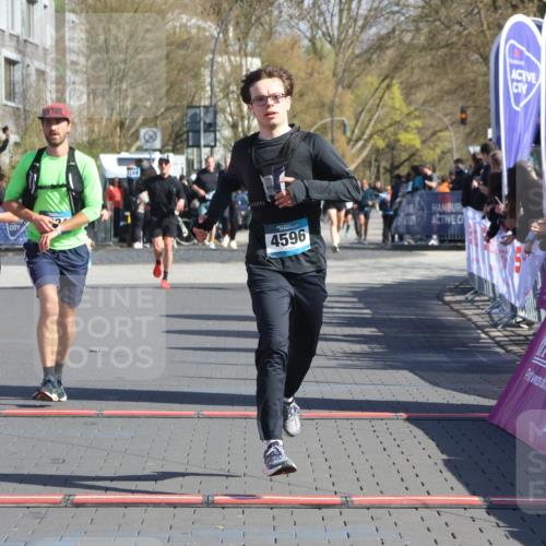 12.04.2026 - 45. Internationalen Wilhelmsburger Insellauf Strokosch-Dieckow http://msf.ph/oto/9462318 12.04.2026 10:52:25 Ziel 4414, 5671, 4596, 4024, 5789 meine-sportfotos.de