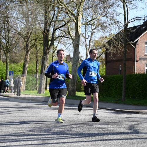 12.04.2026 - 45. Internationalen Wilhelmsburger Insellauf J. Mangold http://msf.ph/oto/9462320 12.04.2026 10:49:00 Ziel 3695, 5039, 2672, 4789, 4661, 5360, 5649, 2649, 2231, 3200, 4185, 2179, 3427, 2635, 2732, 2371, 2732, 2371, 3363, 2661, 4715, 2392, 3036, 2048, 3357 meine-sportfotos.de