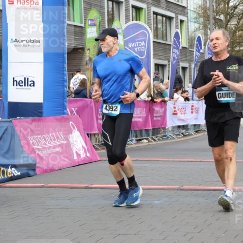 12.04.2026 - 45. Internationalen Wilhelmsburger Insellauf Strokosch-Dieckow http://msf.ph/oto/9462321 12.04.2026 13:17:49 Ziel 2571, 5001, 5532, 4392, 4642, 4957, 3900 meine-sportfotos.de