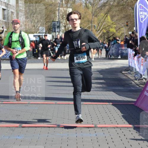 12.04.2026 - 45. Internationalen Wilhelmsburger Insellauf Strokosch-Dieckow http://msf.ph/oto/9462325 12.04.2026 10:52:25 Ziel 4414, 5671, 4596, 4024, 5789 meine-sportfotos.de