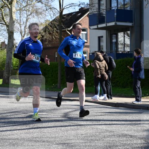 12.04.2026 - 45. Internationalen Wilhelmsburger Insellauf J. Mangold http://msf.ph/oto/9462335 12.04.2026 10:49:01 Ziel 3695, 5039, 2672, 4789, 4661, 5360, 5649, 2649, 2231, 3200, 4185, 2179, 3427, 2635, 2732, 2371, 3363, 2661, 4715, 4715, 2392, 3036, 2048, 3357 meine-sportfotos.de
