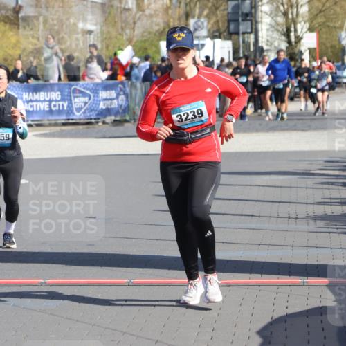 12.04.2026 - 45. Internationalen Wilhelmsburger Insellauf Strokosch-Dieckow http://msf.ph/oto/9462338 12.04.2026 11:10:44 Ziel 2528, 3239, 2859 meine-sportfotos.de