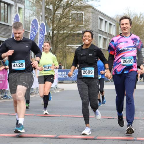 12.04.2026 - 45. Internationalen Wilhelmsburger Insellauf Strokosch-Dieckow http://msf.ph/oto/9462339 12.04.2026 13:17:44 Ziel 4315, 4867, 4868, 4130, 4129, 2609, 2610, 2571, 5001, 5532, 4392 meine-sportfotos.de