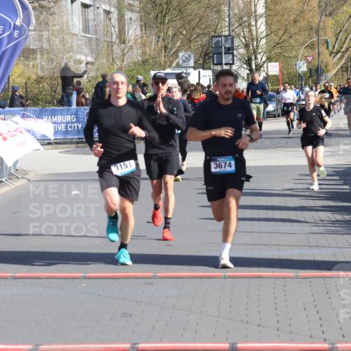 12.04.2026 - 45. Internationalen Wilhelmsburger Insellauf Strokosch-Dieckow http://msf.ph/oto/9462351 12.04.2026 10:52:30 Ziel 4596, 4024, 5789, 3151, 3674, 3184 meine-sportfotos.de