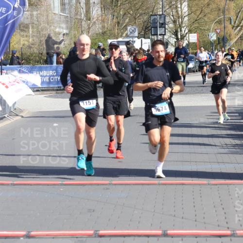 12.04.2026 - 45. Internationalen Wilhelmsburger Insellauf Strokosch-Dieckow http://msf.ph/oto/9462359 12.04.2026 10:52:30 Ziel 4596, 4024, 5789, 3151, 3674, 3184 meine-sportfotos.de