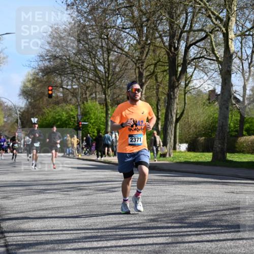 12.04.2026 - 45. Internationalen Wilhelmsburger Insellauf J. Mangold http://msf.ph/oto/9462361 12.04.2026 10:49:12 Ziel 4185, 2179, 3427, 2635, 2732, 2371, 3363, 2661, 4715, 2392, 3036, 2048, 3357, 2655, 5441, 3546, 2618, 2176, 2054 meine-sportfotos.de
