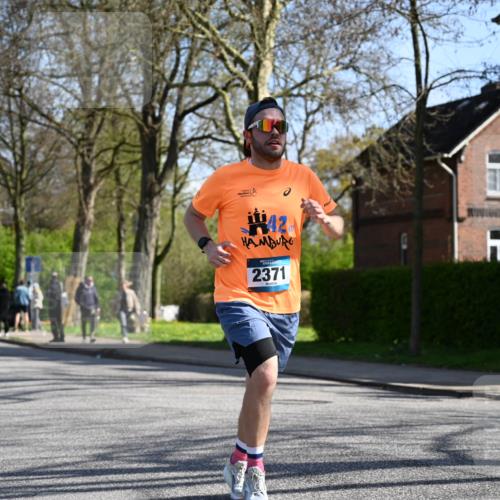 12.04.2026 - 45. Internationalen Wilhelmsburger Insellauf J. Mangold http://msf.ph/oto/9462382 12.04.2026 10:49:13 Ziel 3427, 2635, 2732, 2371, 3363, 2661, 4715, 4715, 2392, 3036, 2048, 3357, 2655, 5441, 3546, 2618, 2176, 2054 meine-sportfotos.de
