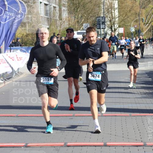 12.04.2026 - 45. Internationalen Wilhelmsburger Insellauf Strokosch-Dieckow http://msf.ph/oto/9462386 12.04.2026 10:52:31 Ziel 4024, 5789, 3151, 3674, 3184, 3366 meine-sportfotos.de