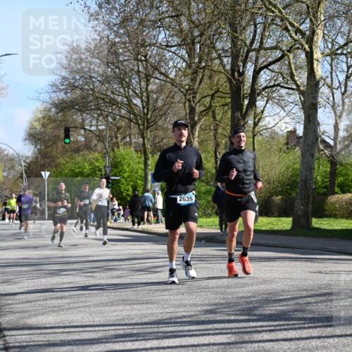 12.04.2026 - 45. Internationalen Wilhelmsburger Insellauf J. Mangold http://msf.ph/oto/9462387 12.04.2026 10:49:18 Ziel 3427, 2635, 2732, 2371, 3363, 2661, 4715, 2392, 3036, 2048, 3357, 2655, 5441, 3546, 2618, 2176, 2054, 3329, 3459 meine-sportfotos.de
