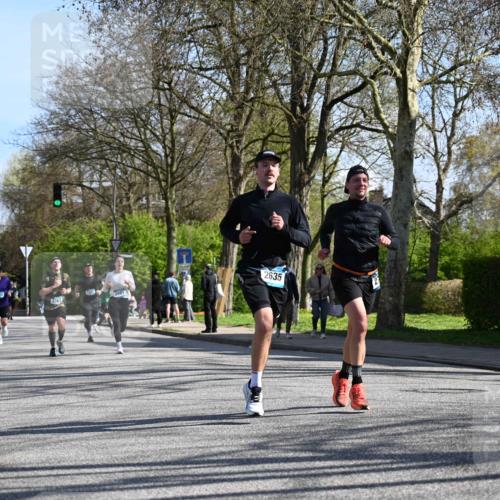 12.04.2026 - 45. Internationalen Wilhelmsburger Insellauf J. Mangold http://msf.ph/oto/9462395 12.04.2026 10:49:18 Ziel 3427, 2635, 2732, 2371, 3363, 2661, 4715, 2392, 3036, 2048, 3357, 2655, 5441, 3546, 2618, 2176, 2054, 3329, 3459 meine-sportfotos.de