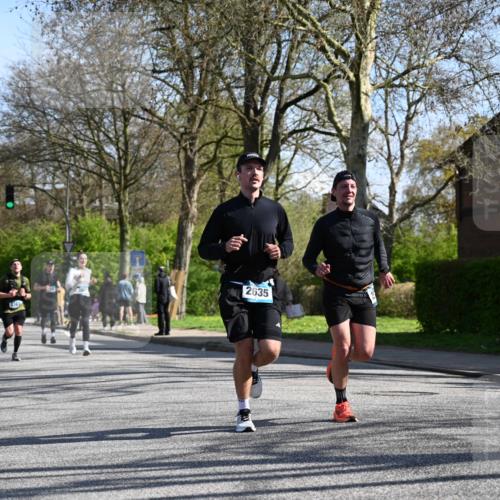 12.04.2026 - 45. Internationalen Wilhelmsburger Insellauf J. Mangold http://msf.ph/oto/9462400 12.04.2026 10:49:18 Ziel 3427, 2635, 2732, 2371, 3363, 2661, 4715, 2392, 3036, 2048, 3357, 2655, 5441, 3546, 2618, 2176, 2054, 3329, 3459 meine-sportfotos.de