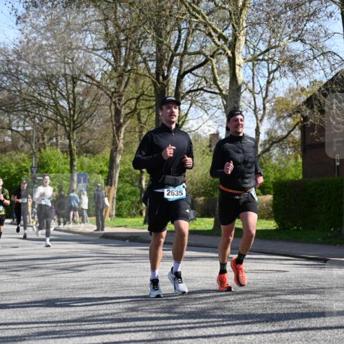 12.04.2026 - 45. Internationalen Wilhelmsburger Insellauf J. Mangold http://msf.ph/oto/9462401 12.04.2026 10:49:18 Ziel 3427, 2635, 2732, 2371, 3363, 2661, 4715, 2392, 3036, 2048, 3357, 2655, 5441, 3546, 2618, 2176, 2054, 3329, 3459 meine-sportfotos.de