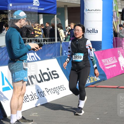 12.04.2026 - 45. Internationalen Wilhelmsburger Insellauf Strokosch-Dieckow http://msf.ph/oto/9462407 12.04.2026 11:10:49 Ziel 3239, 2859, 2811 meine-sportfotos.de