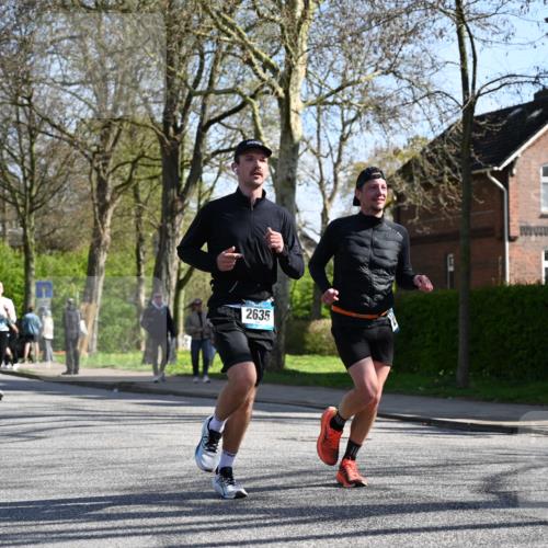 12.04.2026 - 45. Internationalen Wilhelmsburger Insellauf J. Mangold http://msf.ph/oto/9462408 12.04.2026 10:49:19 Ziel 3427, 2635, 2732, 2371, 3363, 2661, 4715, 2392, 3036, 2048, 3357, 2655, 5441, 3546, 2618, 2176, 2054, 3329, 3459 meine-sportfotos.de