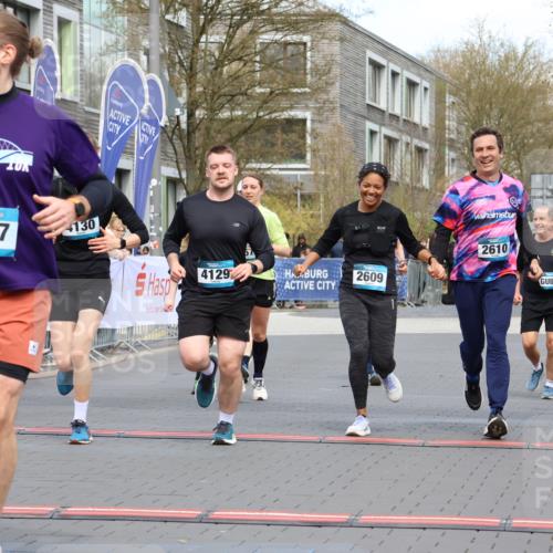 12.04.2026 - 45. Internationalen Wilhelmsburger Insellauf Strokosch-Dieckow http://msf.ph/oto/9462418 12.04.2026 13:17:43 Ziel 3281, 4315, 4867, 4868, 4130, 4129, 2609, 2610, 2571, 5001, 5532, 4392 meine-sportfotos.de