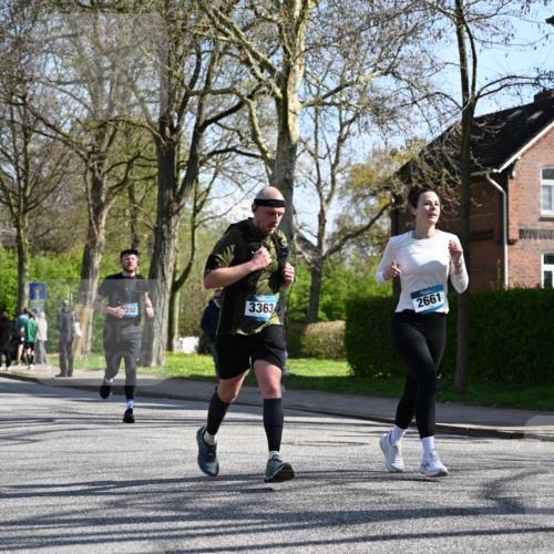 12.04.2026 - 45. Internationalen Wilhelmsburger Insellauf J. Mangold http://msf.ph/oto/9462431 12.04.2026 10:49:23 Ziel 2635, 2732, 2371, 3363, 2661, 4715, 2392, 3036, 2048, 3357, 2655, 5441, 3546, 2618, 2176, 2176, 2054, 3329, 3459, 4855 meine-sportfotos.de
