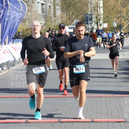 12.04.2026 - 45. Internationalen Wilhelmsburger Insellauf Strokosch-Dieckow http://msf.ph/oto/9462442 12.04.2026 10:52:31 Ziel 4024, 5789, 3151, 3674, 3184, 3366 meine-sportfotos.de