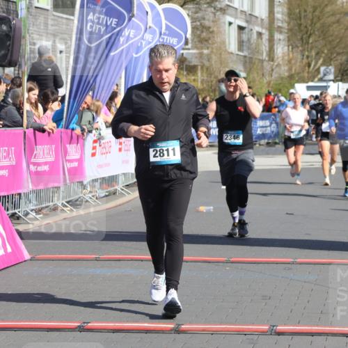12.04.2026 - 45. Internationalen Wilhelmsburger Insellauf Strokosch-Dieckow http://msf.ph/oto/9462444 12.04.2026 11:10:53 Ziel 2811, 2346 meine-sportfotos.de