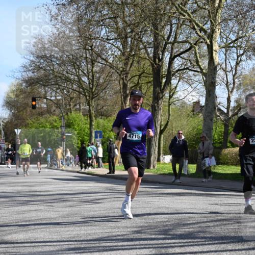 12.04.2026 - 45. Internationalen Wilhelmsburger Insellauf J. Mangold http://msf.ph/oto/9462450 12.04.2026 10:49:25 Ziel 2732, 2371, 3363, 2661, 4715, 2392, 3036, 2048, 3357, 2655, 5441, 3546, 2618, 2176, 2054, 3329, 3459, 4855, 4929 meine-sportfotos.de