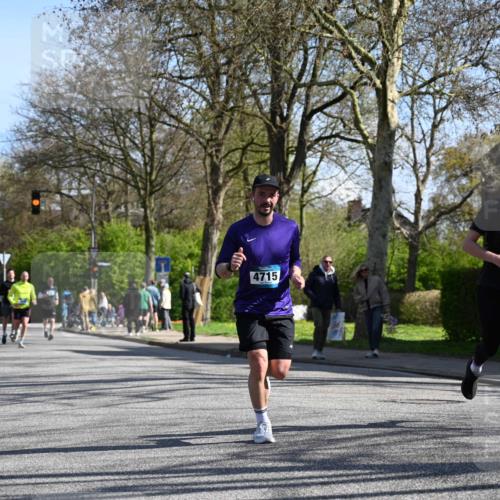 12.04.2026 - 45. Internationalen Wilhelmsburger Insellauf J. Mangold http://msf.ph/oto/9462455 12.04.2026 10:49:25 Ziel 2732, 2371, 3363, 2661, 4715, 2392, 3036, 2048, 3357, 2655, 5441, 3546, 2618, 2176, 2054, 3329, 3459, 4855, 4929 meine-sportfotos.de