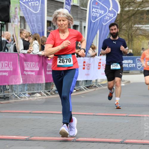 12.04.2026 - 45. Internationalen Wilhelmsburger Insellauf Strokosch-Dieckow http://msf.ph/oto/9462465 12.04.2026 13:17:38 Ziel 2670, 3061, 3281, 4315, 4867, 4868 meine-sportfotos.de