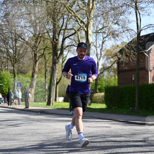 12.04.2026 - 45. Internationalen Wilhelmsburger Insellauf J. Mangold http://msf.ph/oto/9462466 12.04.2026 10:49:26 Ziel 3363, 2661, 4715, 2392, 3036, 2048, 3357, 2655, 5441, 3546, 2618, 2176, 2054, 3329, 3459, 3329, 3459, 4855, 4929 meine-sportfotos.de