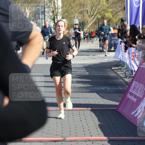12.04.2026 - 45. Internationalen Wilhelmsburger Insellauf Strokosch-Dieckow http://msf.ph/oto/9462471 12.04.2026 10:52:34 Ziel 3151, 3674, 3184, 3366, 3923, 3887, 3102 meine-sportfotos.de