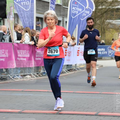 12.04.2026 - 45. Internationalen Wilhelmsburger Insellauf Strokosch-Dieckow http://msf.ph/oto/9462473 12.04.2026 13:17:38 Ziel 2670, 3061, 3281, 4315, 4867, 4868 meine-sportfotos.de