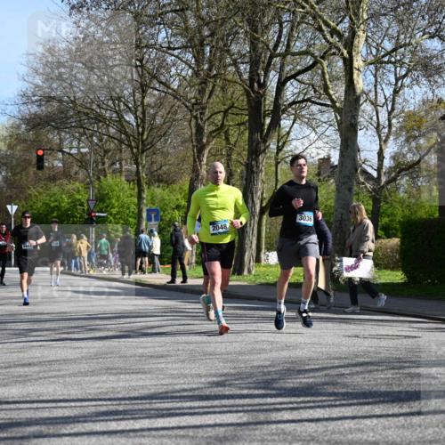 12.04.2026 - 45. Internationalen Wilhelmsburger Insellauf J. Mangold http://msf.ph/oto/9462480 12.04.2026 10:49:32 Ziel 3363, 2661, 4715, 2392, 3036, 2048, 3357, 2655, 5441, 3546, 2618, 2176, 2054, 3329, 3459, 4855, 4929, 4634 meine-sportfotos.de