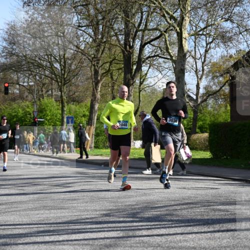 12.04.2026 - 45. Internationalen Wilhelmsburger Insellauf J. Mangold http://msf.ph/oto/9462486 12.04.2026 10:49:32 Ziel 3363, 2661, 4715, 2392, 3036, 2048, 3357, 2655, 5441, 3546, 2618, 2176, 2054, 3329, 3459, 4855, 4929, 4634 meine-sportfotos.de