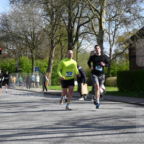 12.04.2026 - 45. Internationalen Wilhelmsburger Insellauf J. Mangold http://msf.ph/oto/9462487 12.04.2026 10:49:32 Ziel 3363, 2661, 4715, 2392, 3036, 2048, 3357, 2655, 5441, 3546, 2618, 2176, 2054, 3329, 3459, 4855, 4929, 4634 meine-sportfotos.de