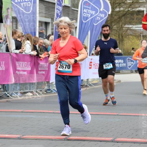 12.04.2026 - 45. Internationalen Wilhelmsburger Insellauf Strokosch-Dieckow http://msf.ph/oto/9462492 12.04.2026 13:17:38 Ziel 2670, 3061, 3281, 4315, 4867, 4868 meine-sportfotos.de
