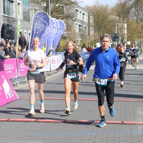 12.04.2026 - 45. Internationalen Wilhelmsburger Insellauf Strokosch-Dieckow http://msf.ph/oto/9462499 12.04.2026 11:10:59 Ziel 2346, 3884, 3847, 3832, 2199, 3715, 2585, 4334 meine-sportfotos.de